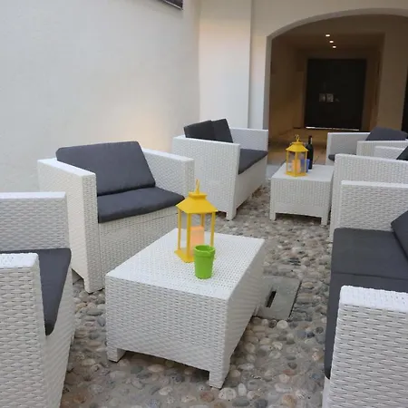 Trifulhouse * Alba (Piedmont)